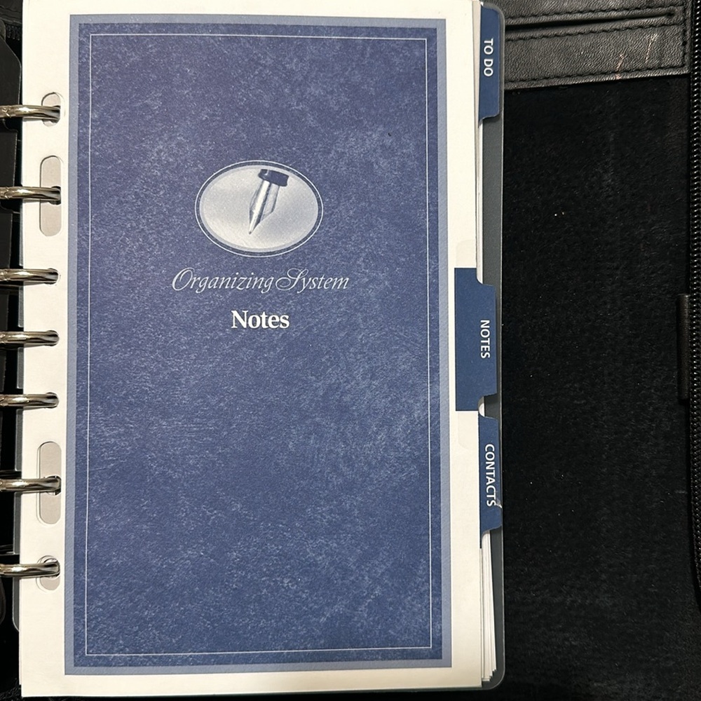 Kirkland signature zip up leather organizer/planner. 7 ring. - Picture 7 of 14